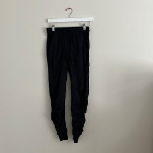 Lululemon size 2 black joggers